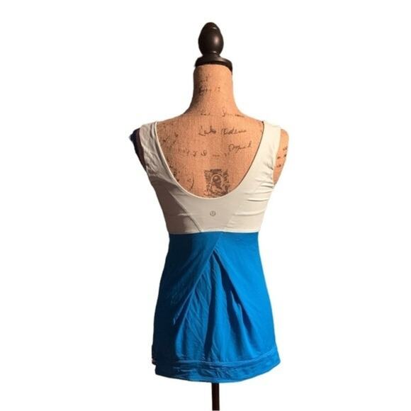 Lululemon Tame Me Tank Two Tone Blue Activewear Athleisure Size 4 - Picture 2 of 3